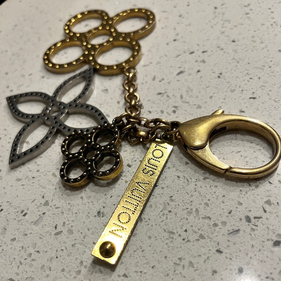 Authentic Louis Vuitton Bijoux Tapage Key Chain & Bag Charm - Picture 6 of 11